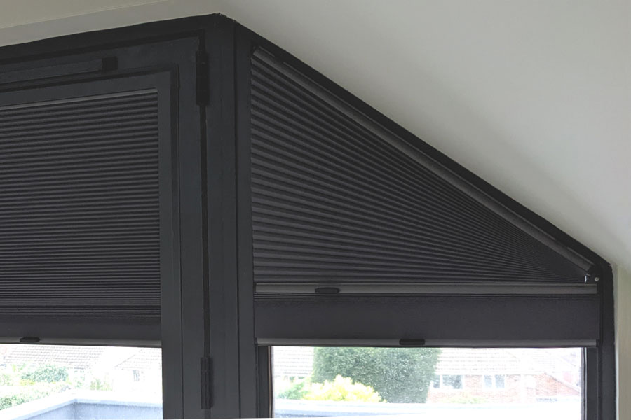 Shaped duette honeycomb blinds