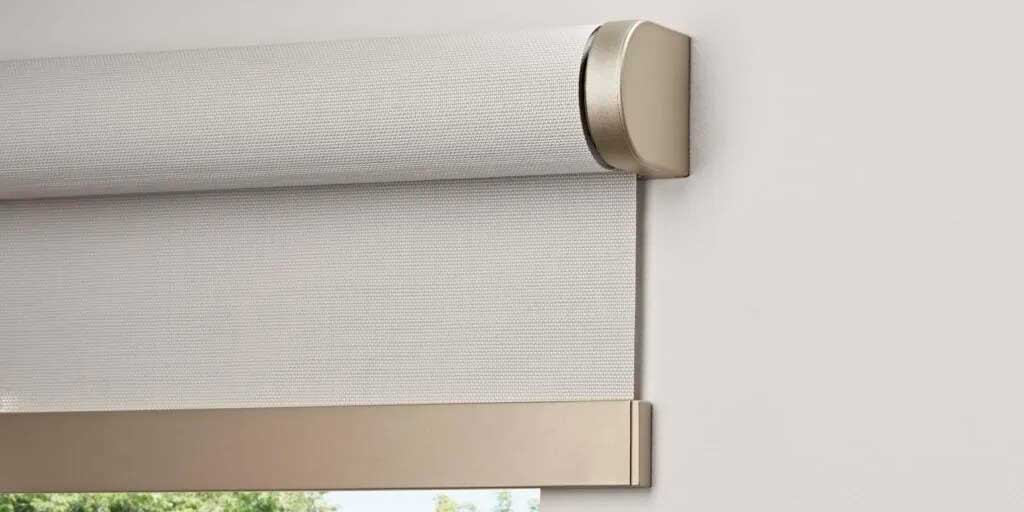 Evolve roller blind